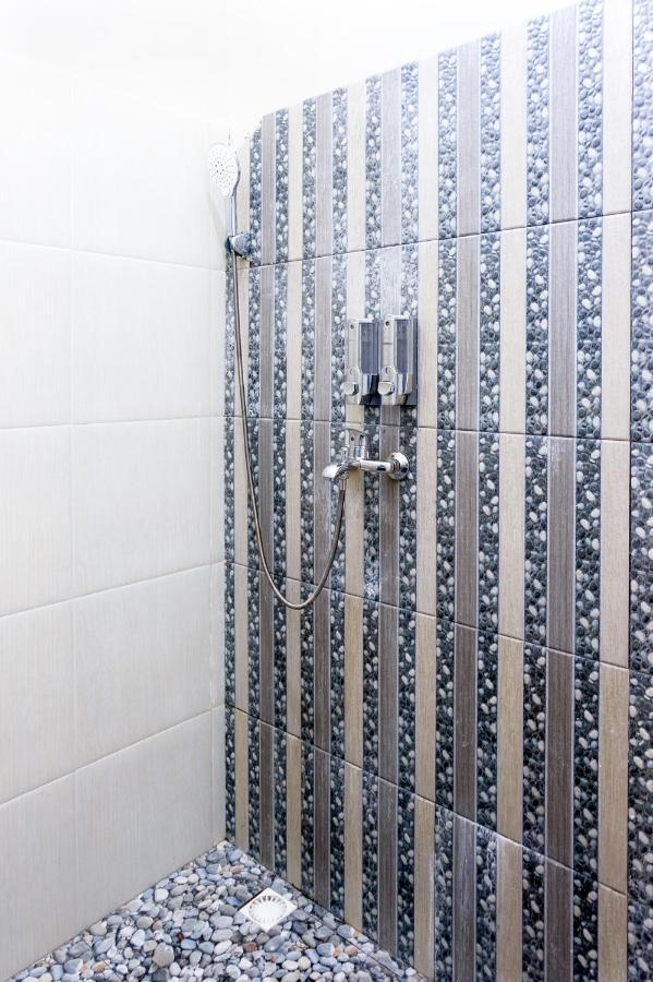 Oyo 683 Jepun Guesthouse Mataram Ngoại thất bức ảnh