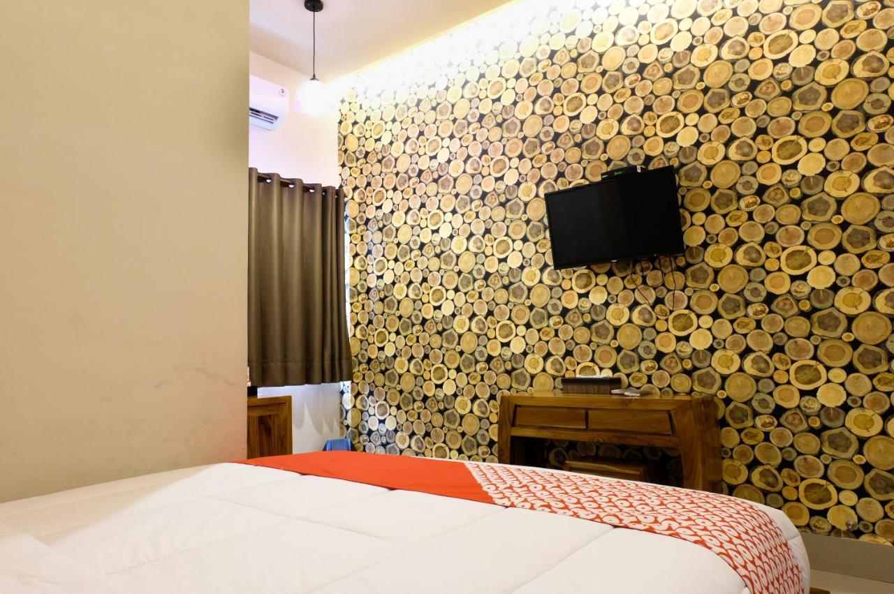 Oyo 683 Jepun Guesthouse Mataram Ngoại thất bức ảnh