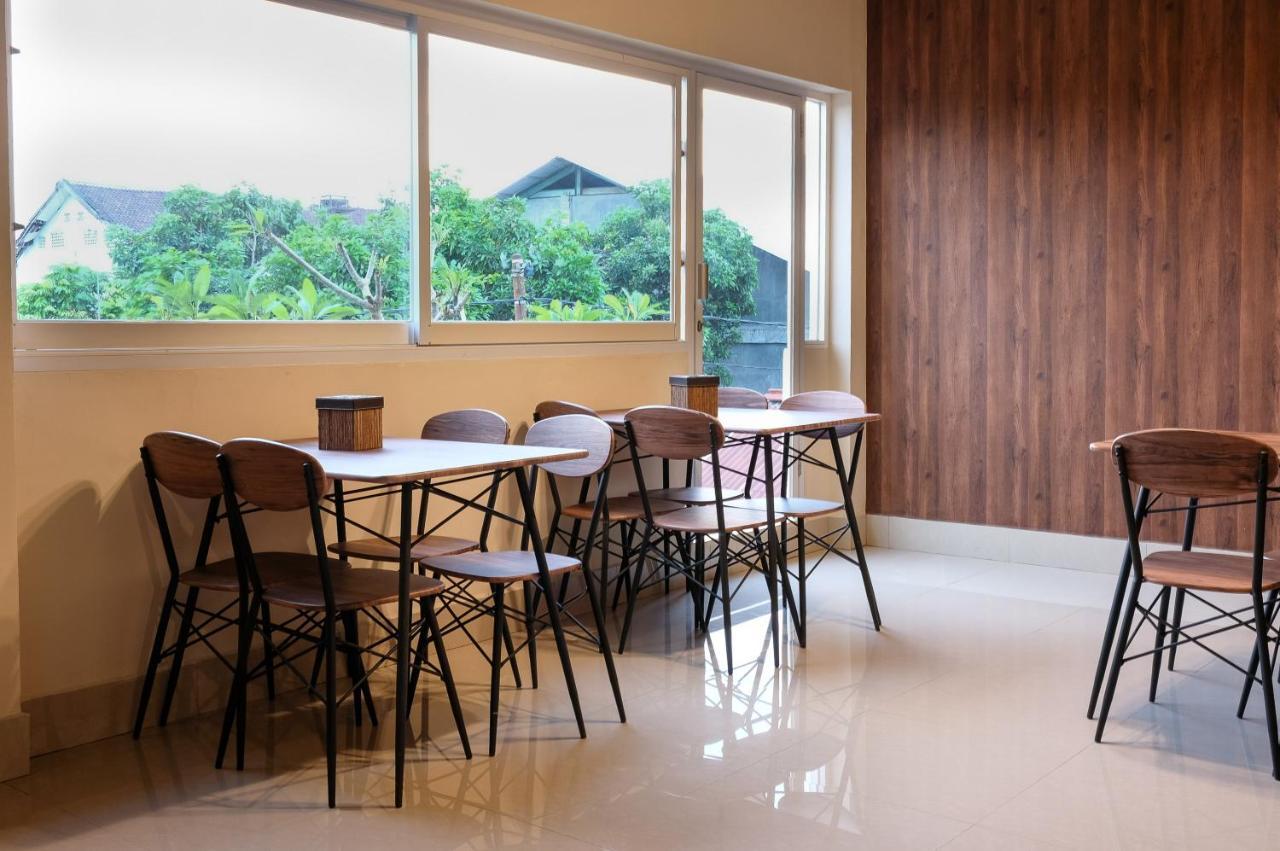 Oyo 683 Jepun Guesthouse Mataram Ngoại thất bức ảnh