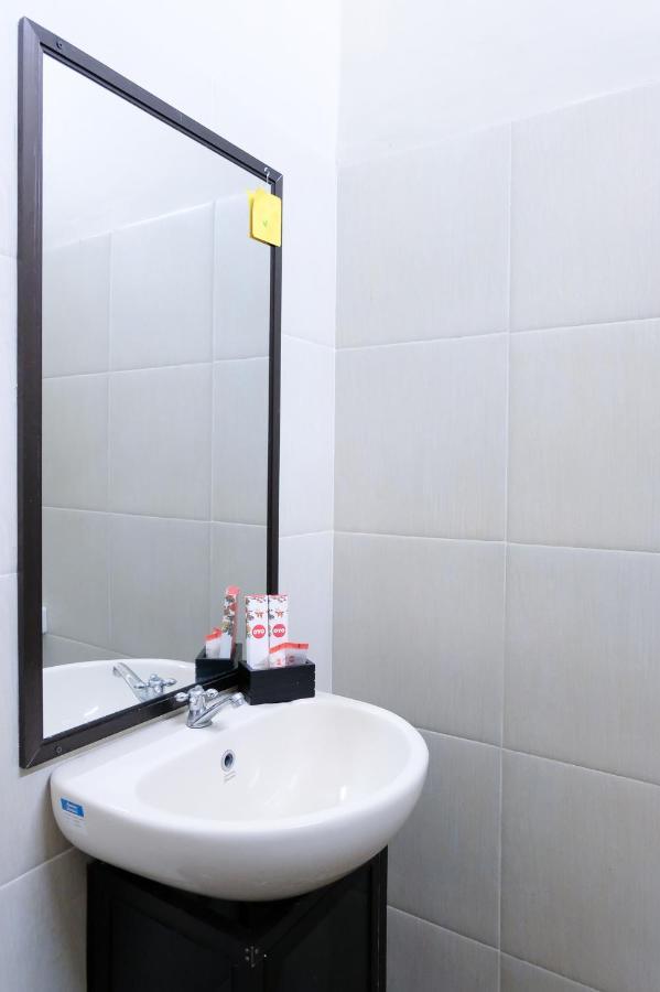 Oyo 683 Jepun Guesthouse Mataram Ngoại thất bức ảnh